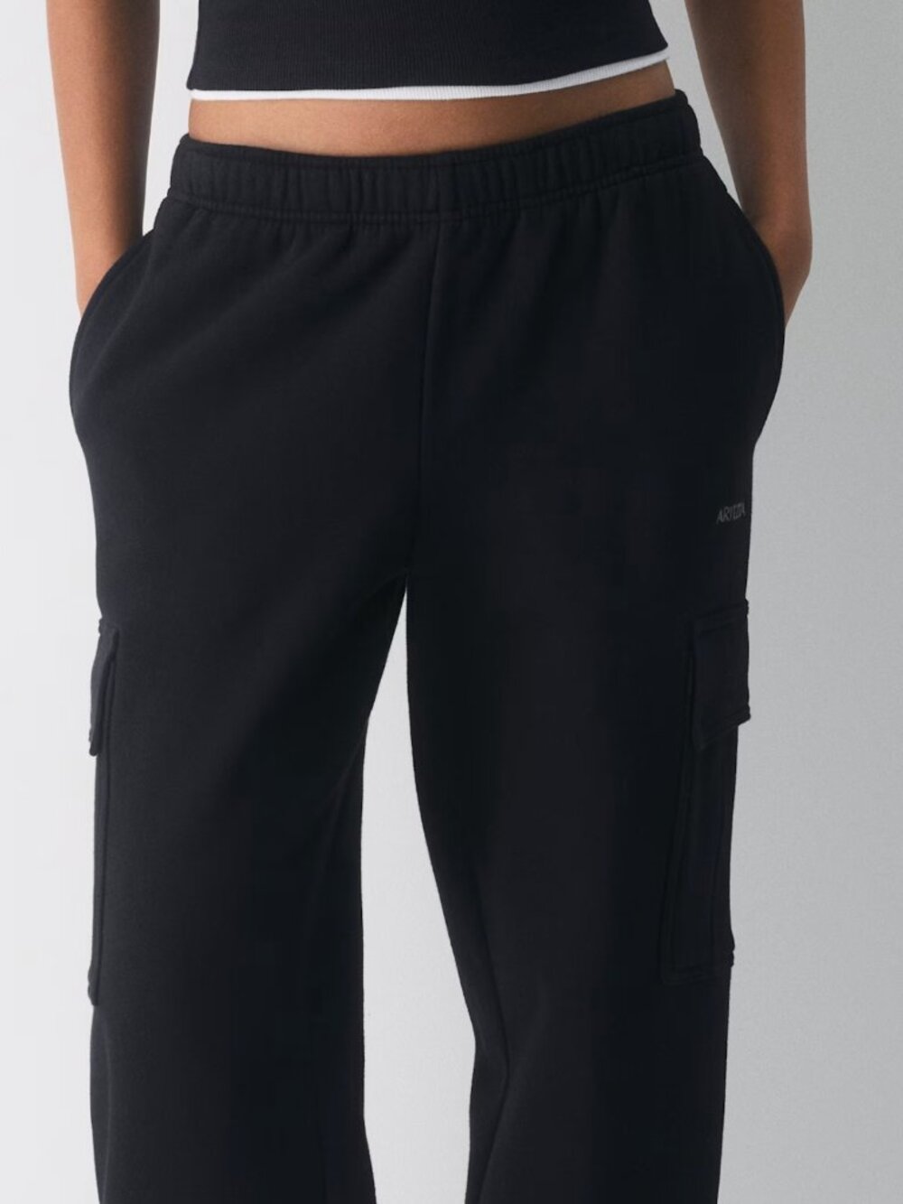 Aritzia Sweatfleece Mega Cargo Sweatpants - Cinched Hem